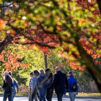 Group leaves the Alumni House to go on campus tour